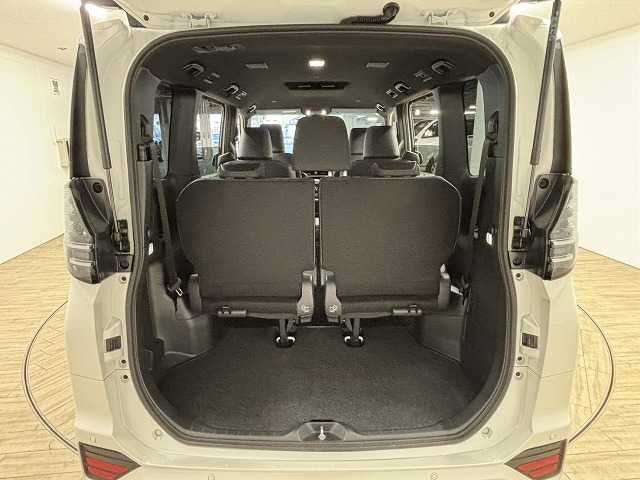 トヨタ&nbsp;ヴォクシーの画像13