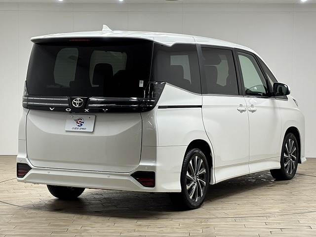 トヨタ ヴォクシーの画像16