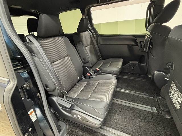 トヨタ ヴォクシーの画像6