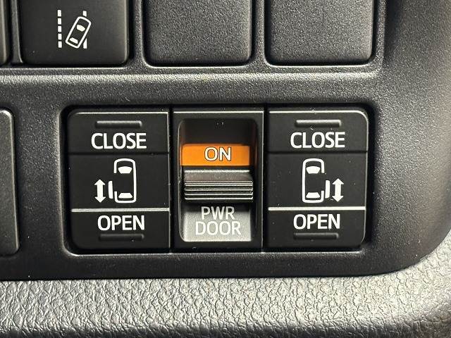 トヨタ ヴォクシーの画像8