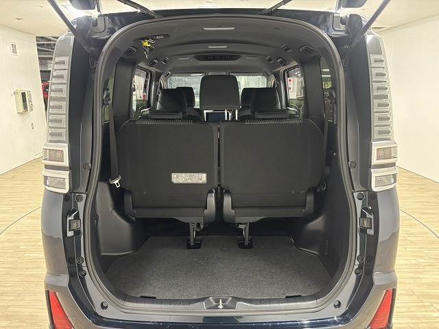 トヨタ ヴォクシーの画像13