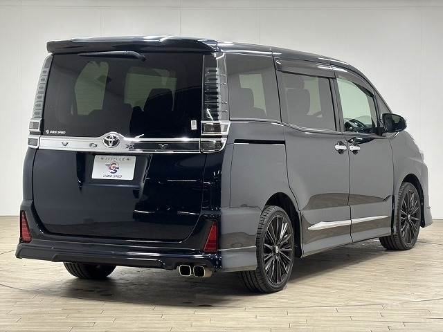 トヨタ ヴォクシーの画像16