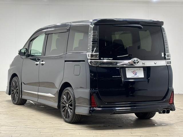 トヨタ ヴォクシーの画像17