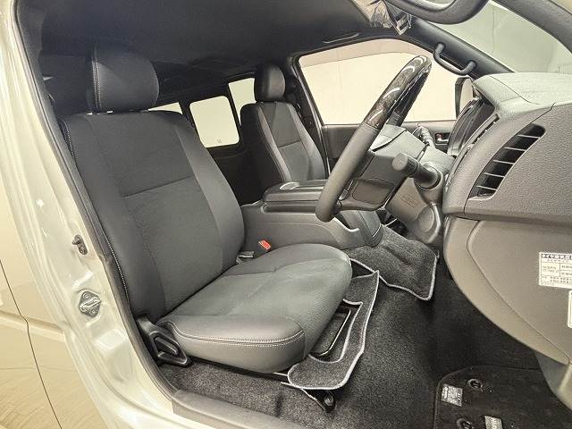 ハイエースバンロングボディスーパーGLダークプライム2 内装他