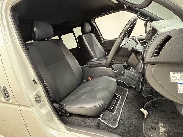 ハイエースバンロングボディスーパーGLダークプライム2 内装他