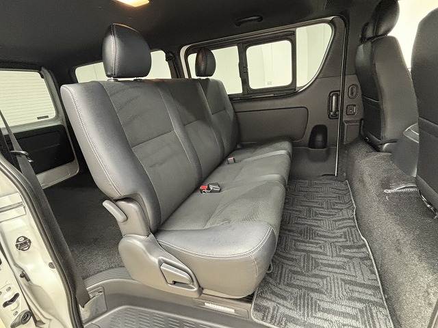 ハイエースバンロングボディスーパーGLダークプライム2 内装他