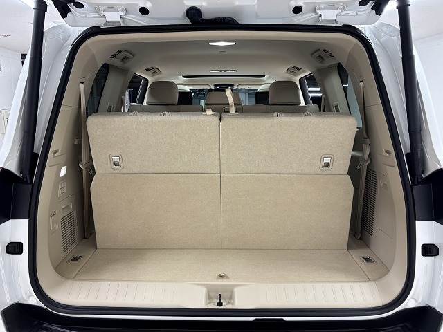 トヨタ ランドクルーザー300系の画像13