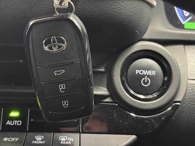 トヨタ クラウンクロスオーバーの画像12