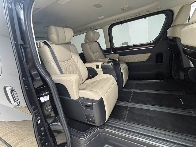 グランエース□Premium 内装他