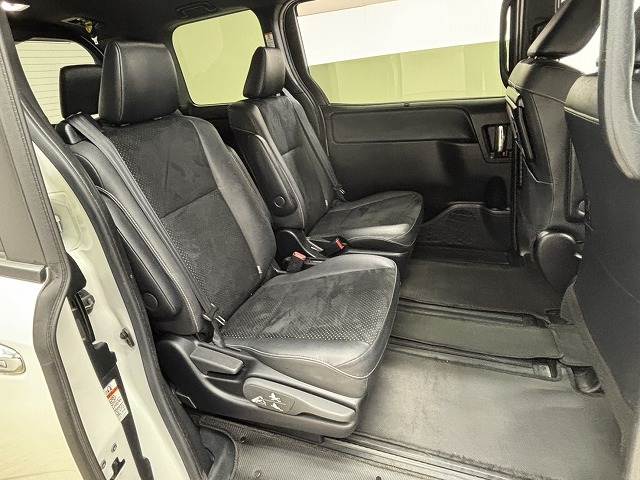 トヨタ&nbsp;ヴォクシーの画像6