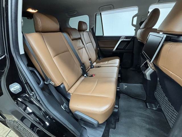 ランドクルーザープラドTX“Lパッケージ・70th ANNIVERSARY LIMITED” 内装他