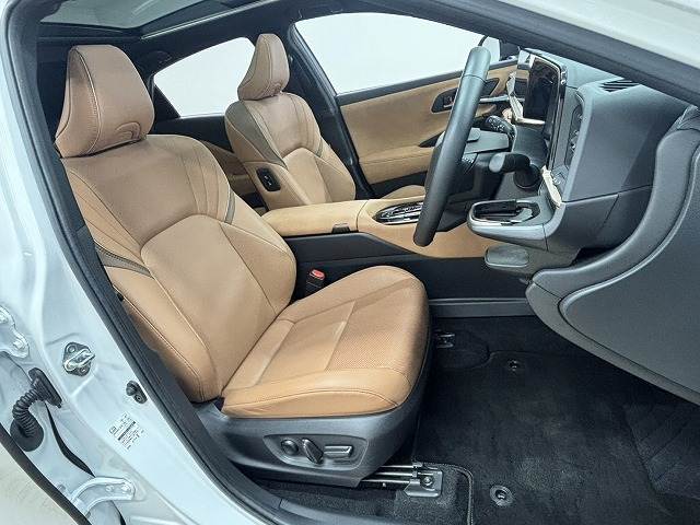 クラウンスポーツSPORT Z (HEV) 内装他