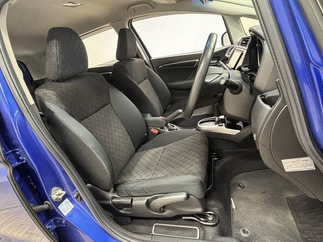 フィット 2WD13G Lパッケージ 内装他