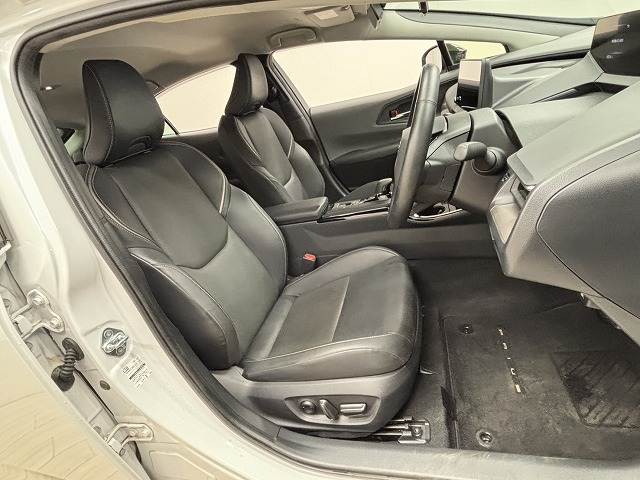 プリウスZ 内装他