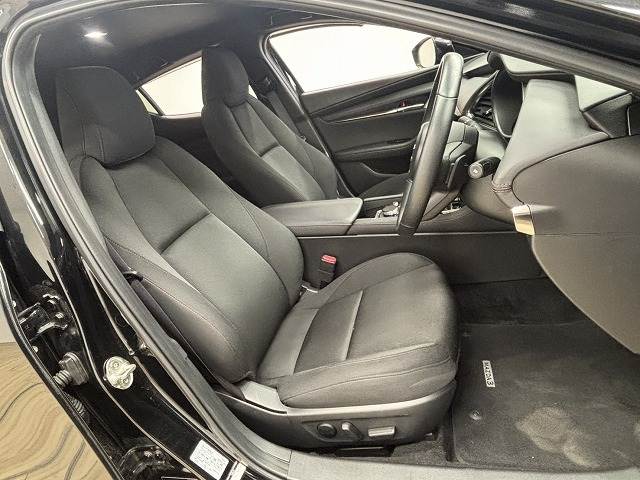 MAZDA3 FASTBACKXD Black Tone Edition 内装他
