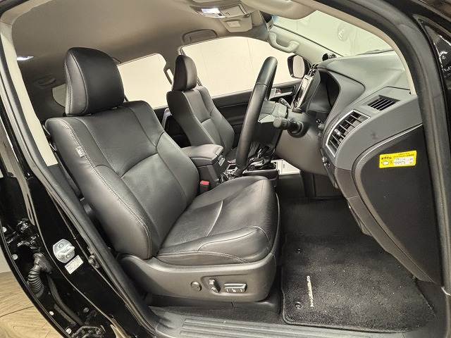 ランドクルーザープラド□TX“Lパッケージ” 内装他