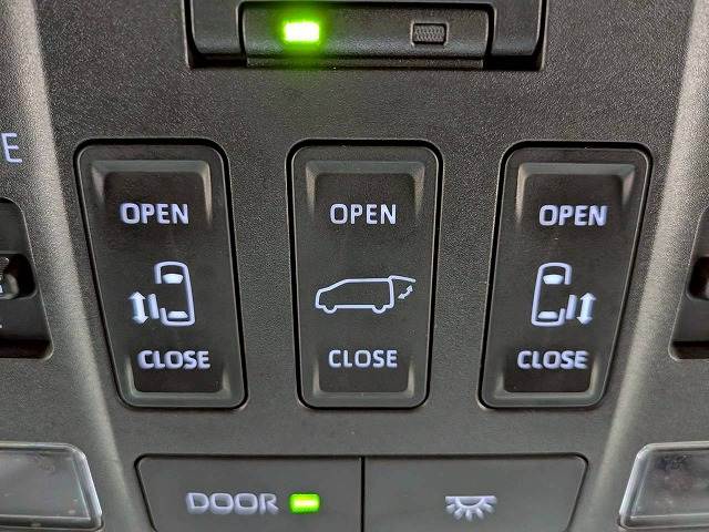 トヨタ アルファードハイブリッドの画像11