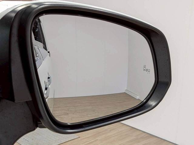 トヨタ アルファードハイブリッドの画像12