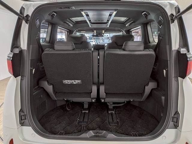 トヨタ アルファードハイブリッドの画像13