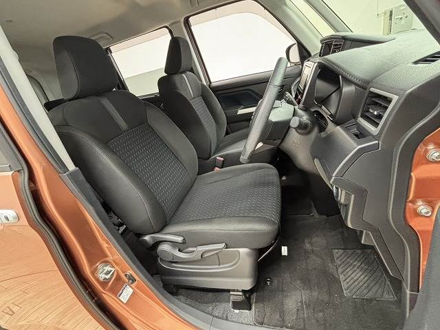 ルーミーカスタムG 内装他