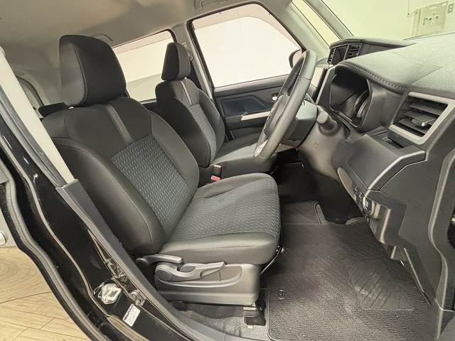 ルーミーカスタムG 内装他