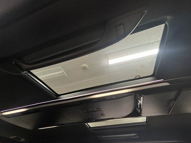 トヨタ ヴェルファイアハイブリッドの画像9