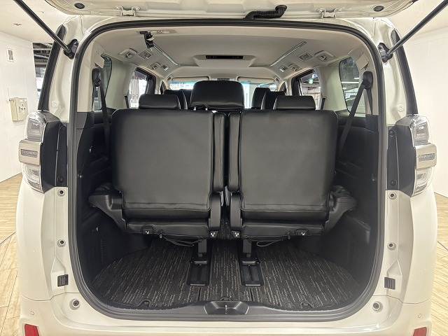 トヨタ ヴェルファイアの画像13