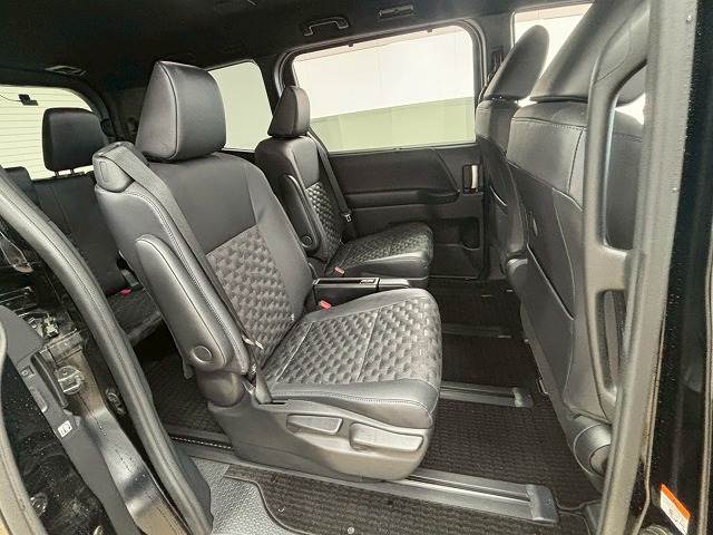 トヨタ&nbsp;ヴォクシーハイブリッドの画像6