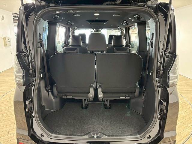 トヨタ&nbsp;ヴォクシーハイブリッドの画像13