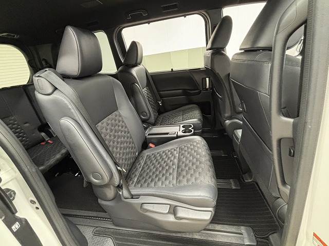 ヴォクシーハイブリッドS-Z 内装他