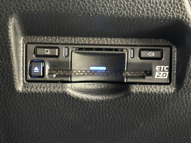 トヨタ&nbsp;ヴォクシーハイブリッドの画像12