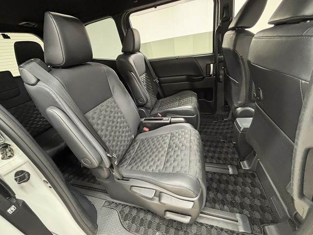 トヨタ&nbsp;ヴォクシーハイブリッドの画像6