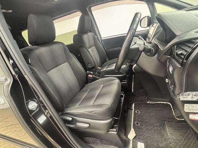 トヨタ&nbsp;ヴォクシーの画像5