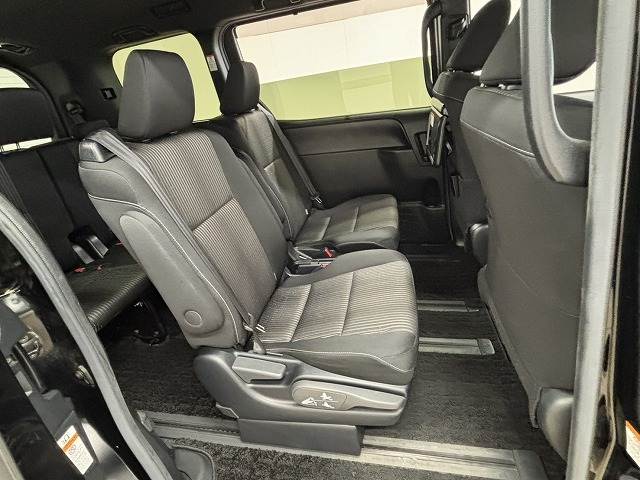 トヨタ&nbsp;ヴォクシーの画像6