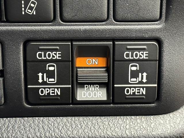 トヨタ&nbsp;ヴォクシーの画像8