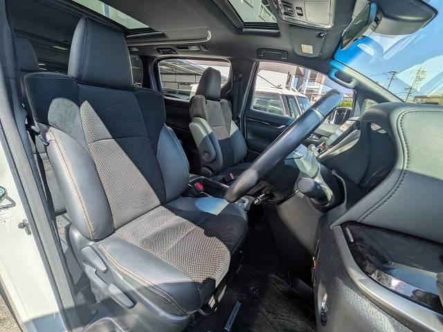 ヴェルファイア□Z“GOLDEN EYES” 内装他