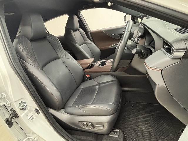 ハリアーハイブリッドZ “Leather Package” 内装他