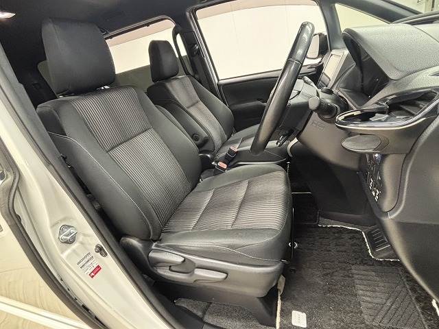 ヴォクシーハイブリッド□ZS“煌” 内装他