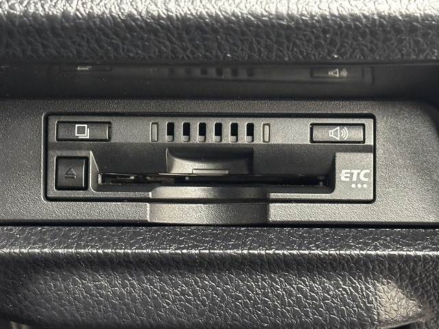 トヨタ&nbsp;ヴォクシーハイブリッドの画像12