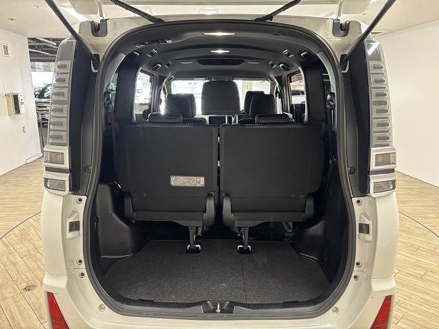 トヨタ&nbsp;ヴォクシーハイブリッドの画像13