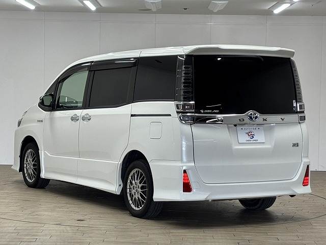 トヨタ&nbsp;ヴォクシーハイブリッドの画像17