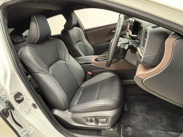 クラウンクロスオーバー□G “Advanced・Leather Package” 内装他