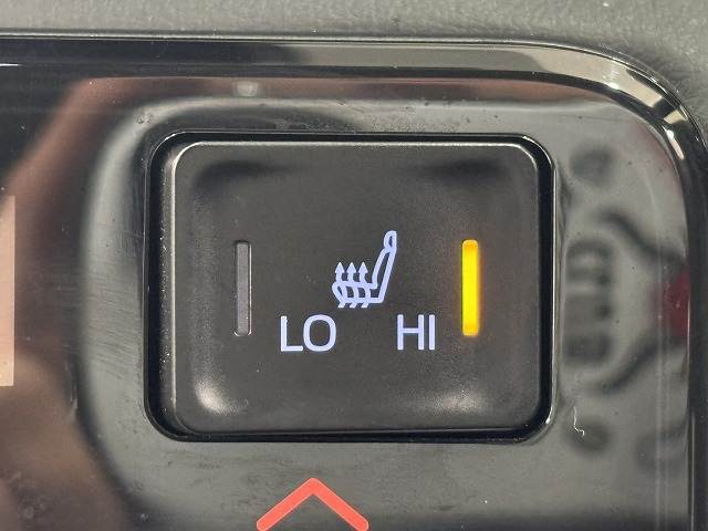 トヨタ ヴォクシーハイブリッドの画像12