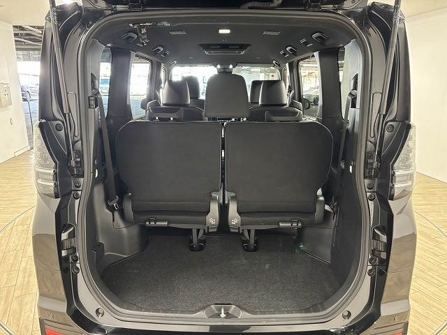 トヨタ ヴォクシーハイブリッドの画像13