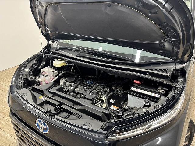 トヨタ ヴォクシーハイブリッドの画像18