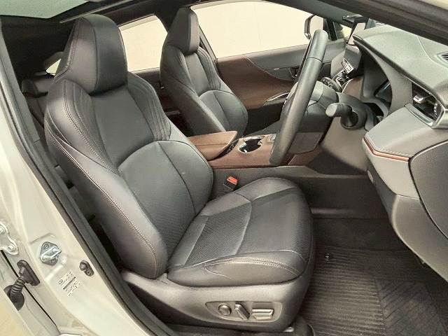 ハリアーハイブリッドZ “Leather Package” 内装他