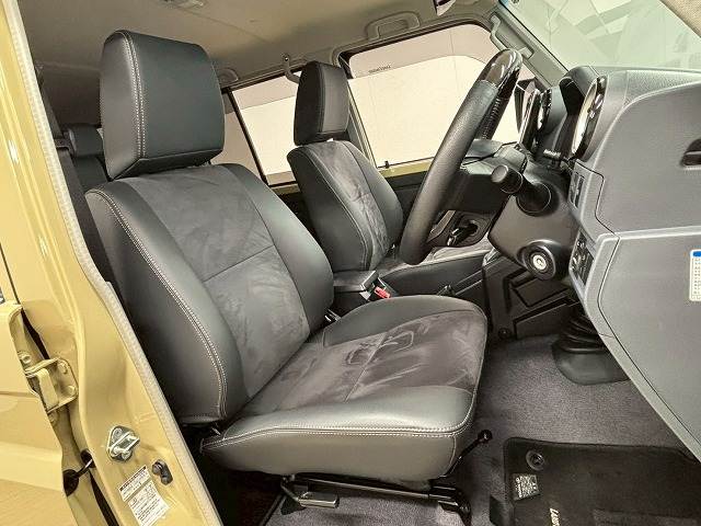 ランドクルーザー70系□AX 内装他