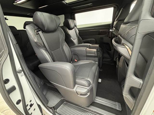 トヨタ&nbsp;ヴェルファイアハイブリッドの画像6