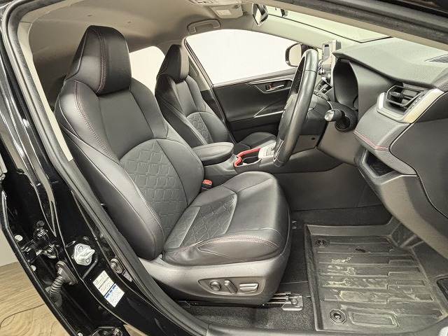 RAV4Adventure “OFFROAD package” 内装他