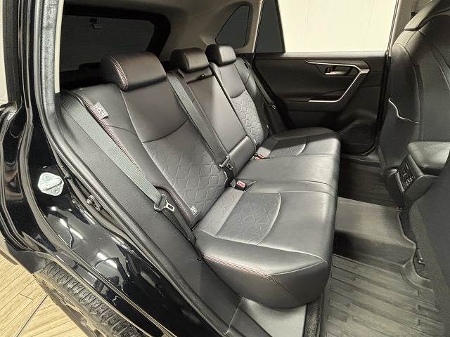 RAV4Adventure “OFFROAD package” 内装他